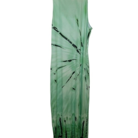 Vibrant Green Tie-Dye Maxi Dresses - Picture 6 of 6